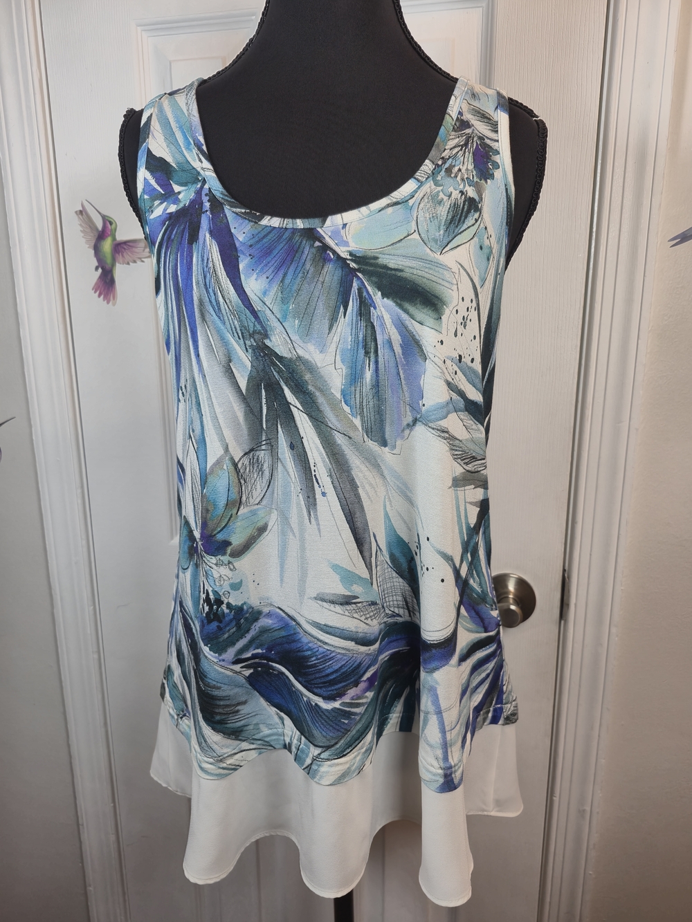 Karen Kane Blue Abstract Botanical Layered Hem Tank Top Size Small - Picture 3 of 5